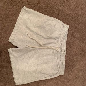 PacSun shorts color white